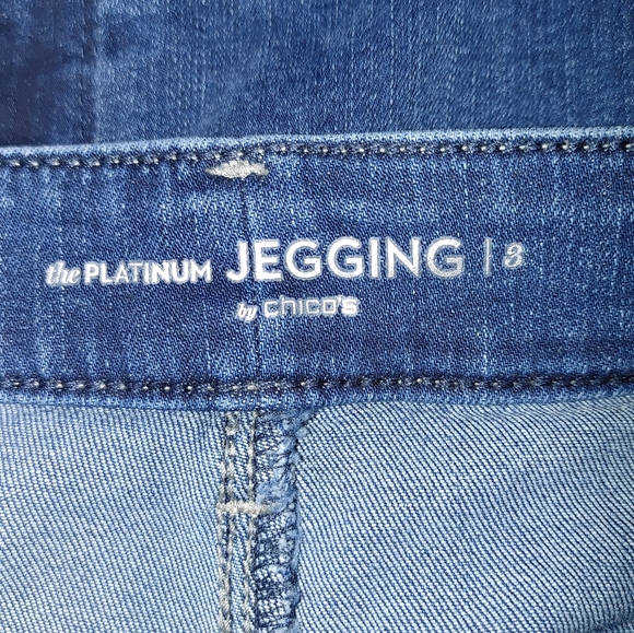 Chicos sz 3 jeans, embellishes are gold sequins on front and back. EC. JEGGING. - Picture 2 of 14